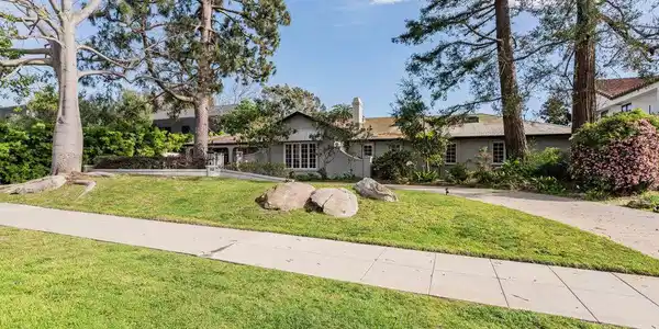 426 Georgina Avenue