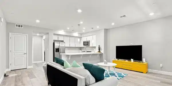 633 Clover Circle