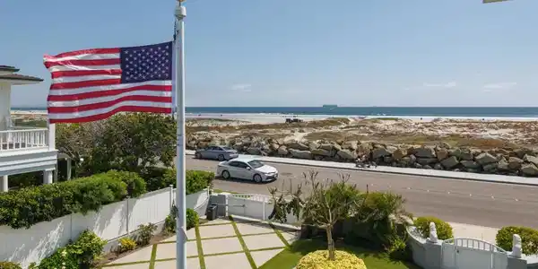 535 Ocean Blvd