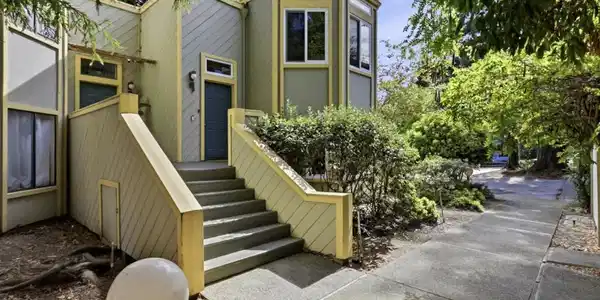 620 Mariposa Avenue