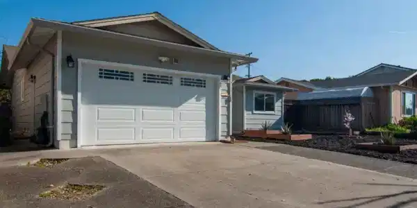 2144 Ashwood Lane