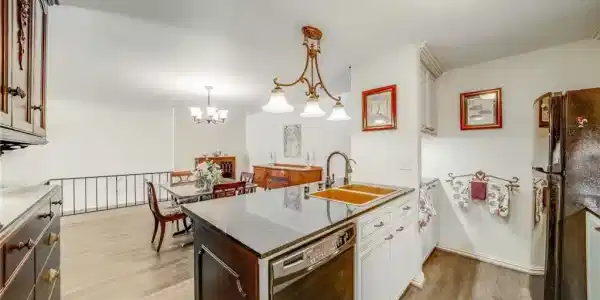 2501 S El Camino Real
