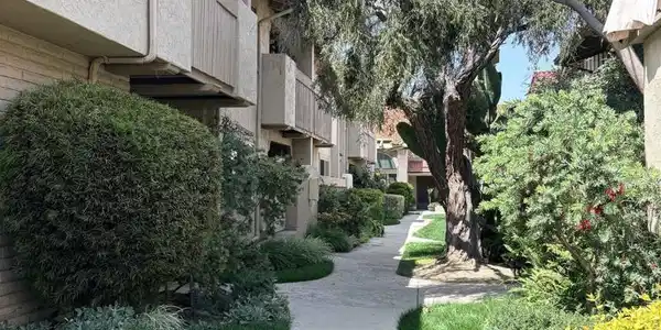 2352 Altisma Way