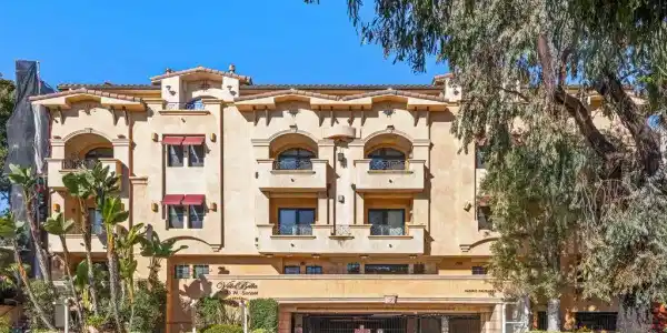 16123 W Sunset Boulevard