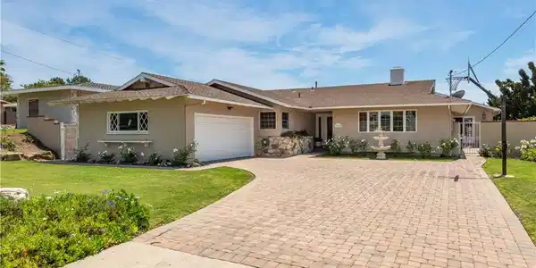 3316 Narino Drive