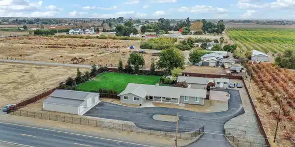 4828 Sellers Ave