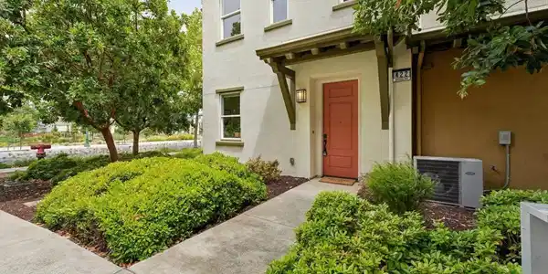 422 Mitchell Ave