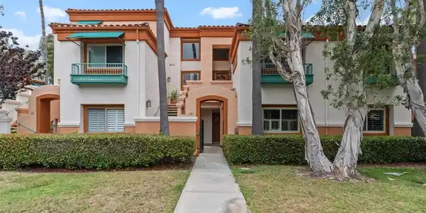 26 Villa Point Drive