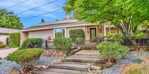 276 Sunnybrae Dr