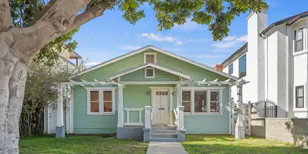 2485 Walgrove Avenue