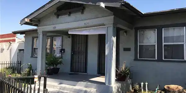 1100 E 10th Street