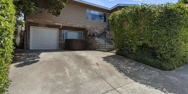 544 N Camino Alto