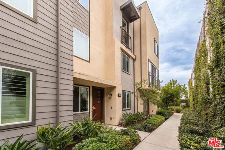516 E Imperial Avenue