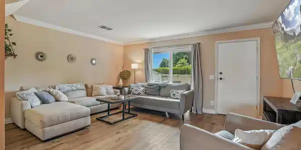 712 Buena Tierra Way