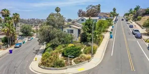 5210 Roswell