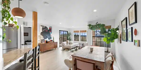 1060 Calle Del Cerro