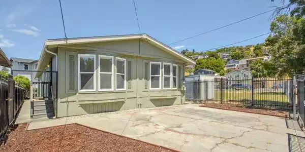 2455 89Th Ave