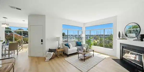 505 Commodore Dr