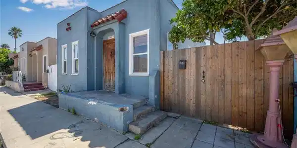 1040 E Brenner