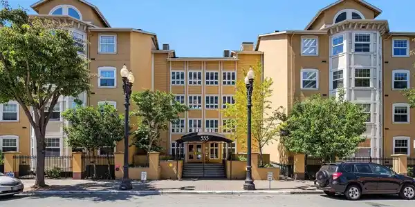 555 10th Street