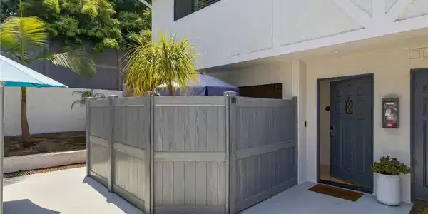 1456 Manhattan Beach Boulevard