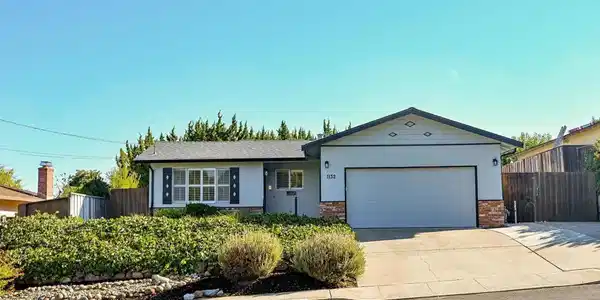 1132 Paradise Dr