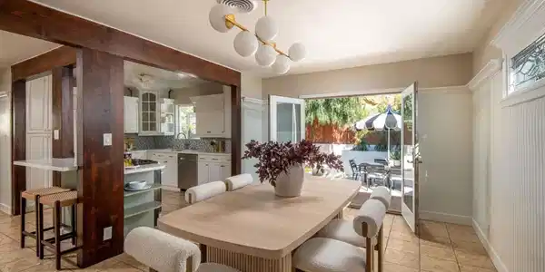 2711 N Arroyo Drive