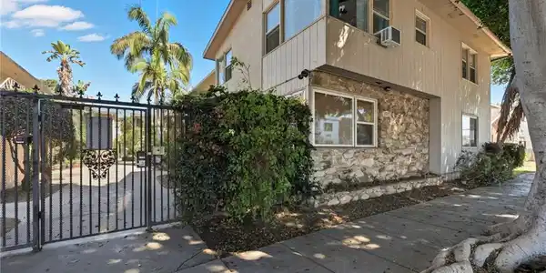 1035 Appleton Street