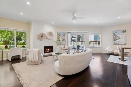 919 Shoreline Drive
