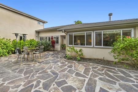 3302 Avenida De Loyola