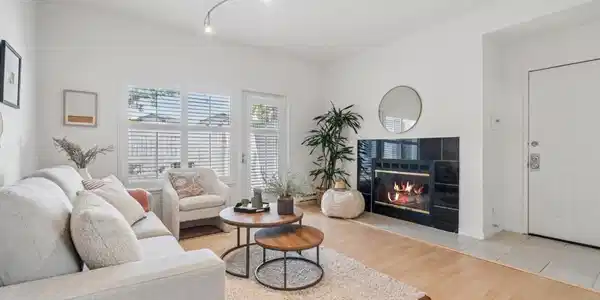 27 Bayside Ct