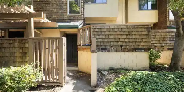 43081 Mayfair Park Ter