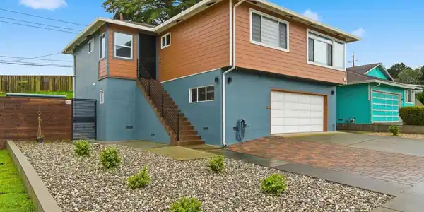 445 Mariposa Drive