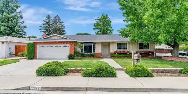 3812 Fernwood Ct