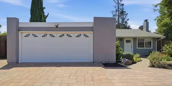 1542 Sawleaf Court