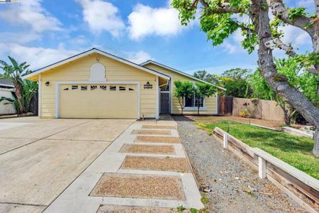 4002 Royal Links Ct