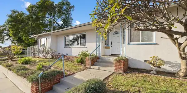 3405 Loma Vista Road