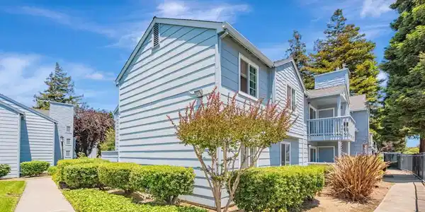 413 Lighthouse Dr