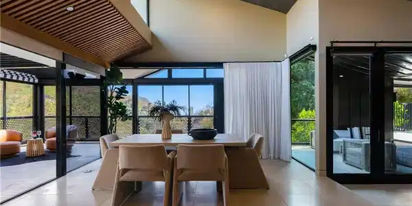 21656 Las Flores Heights