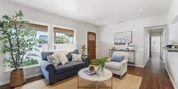 11937 S La Cienega