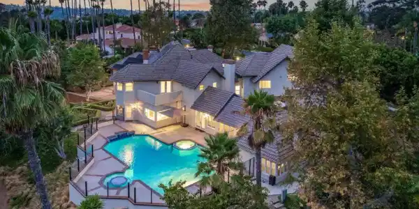 6295 Avenida Floresta