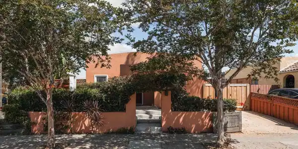 3262 Meade Ave