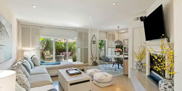 6435 Zumirez Drive