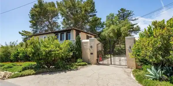 1 Peppertree Drive