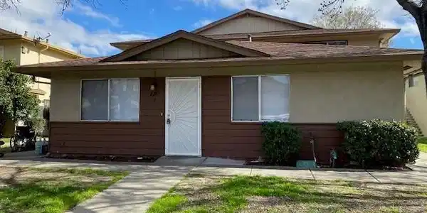 2209 Peppertree Way