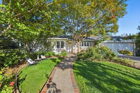 1023 Mercedes Avenue