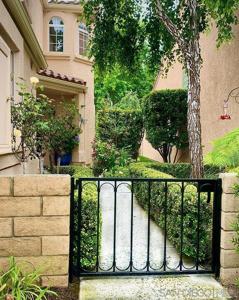 2176 Eastridge Loop