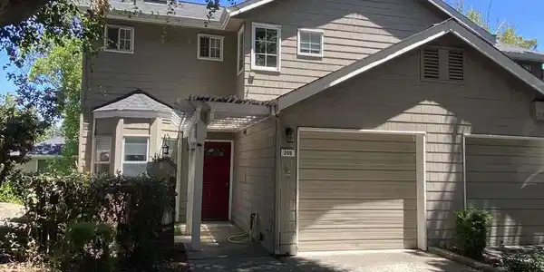 209 Hidden Creek Ct