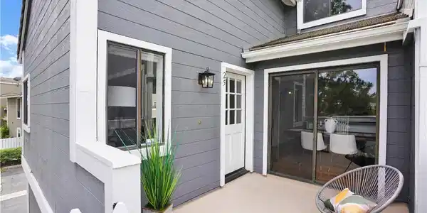 25 Oak Spring Lane