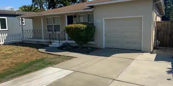 1027 Valota Road